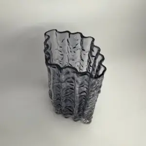 Ваза скляна Crystal під кришталь, сірий, 21 см