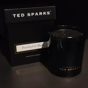 Свічка Пачулі та Мускус, 350г - Ted Sparks
