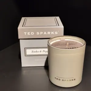 Свічка Тонка та Перець, 350г - Ted Sparks