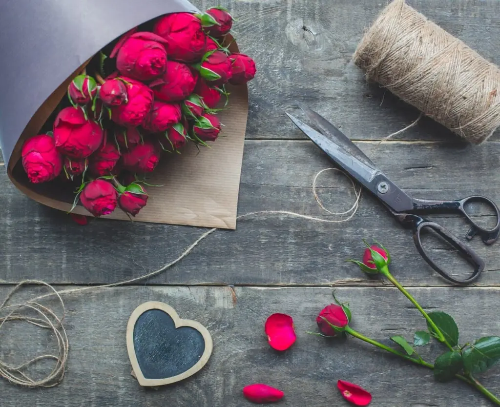 Квіти на День закоханих у ніжній пастельній гамі